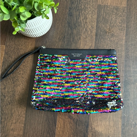 Victoria’s Secret Cosmetic Bag/Wristlet Bundle - Picture 2 of 12